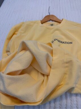 Comfort Colors Sweatshirt Medium Yellow Shine World Domination Crewneck